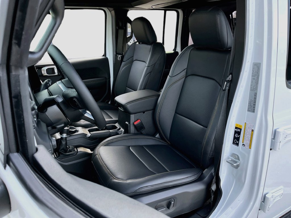 New 2026 Jeep Wrangler Unlimited Sahara AWD/4WD image 21