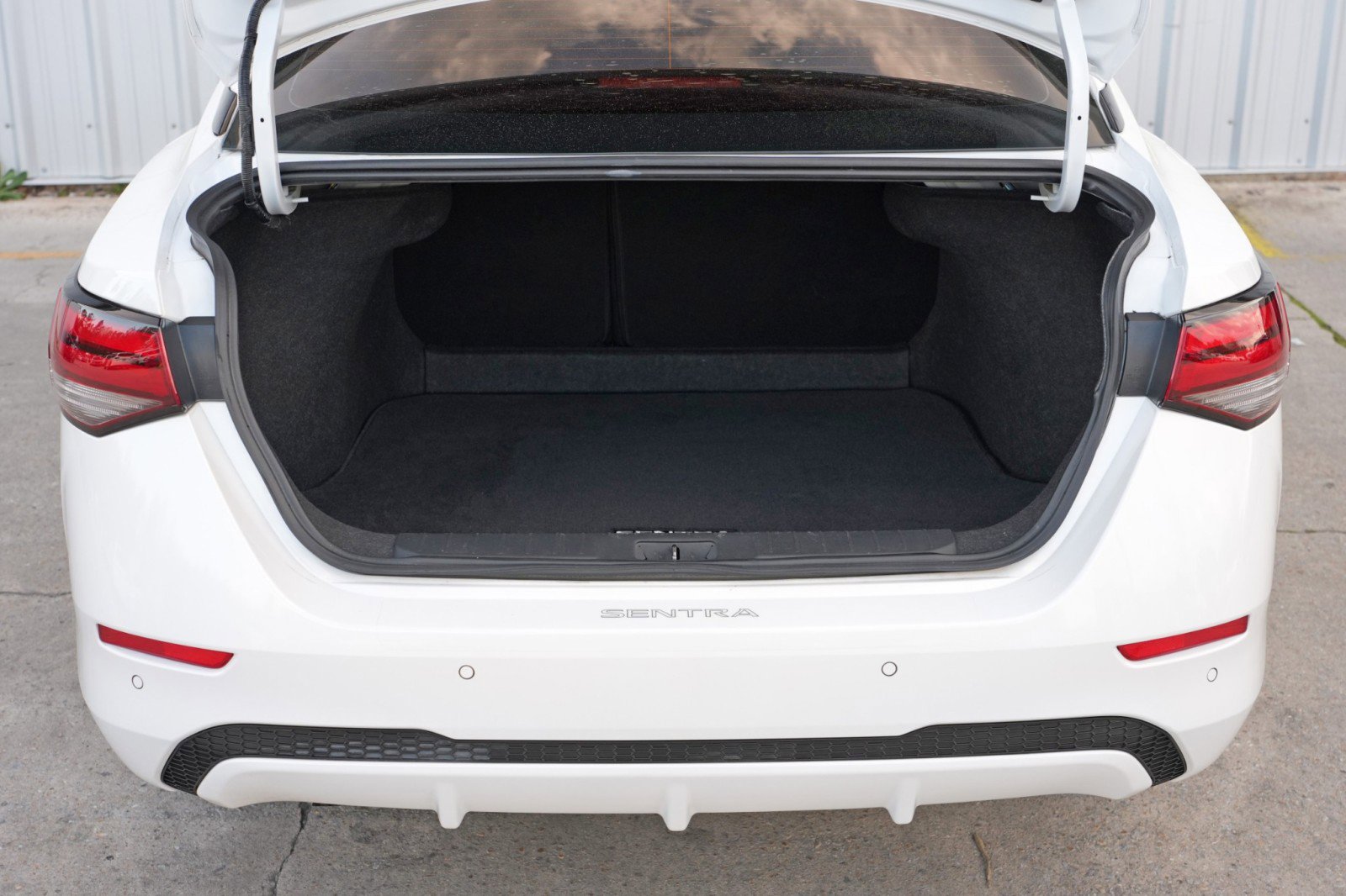 Used 2023 Nissan Sentra SV image 8