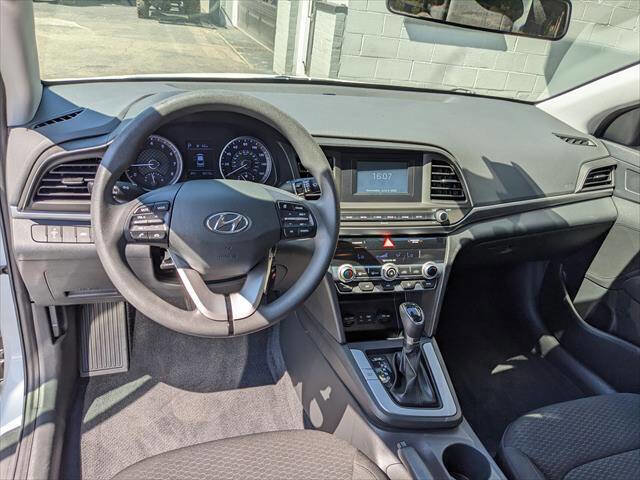 Used 2020 Hyundai Elantra SE w/ Cargo Package (C1) FWD image 14