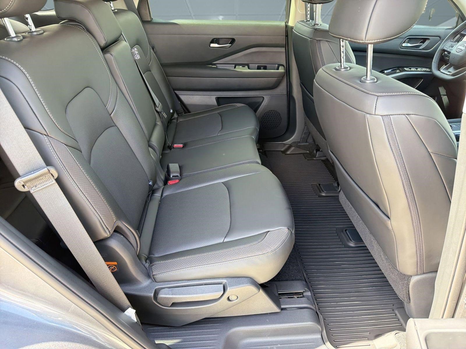 New 2026 Nissan Pathfinder SL image 28