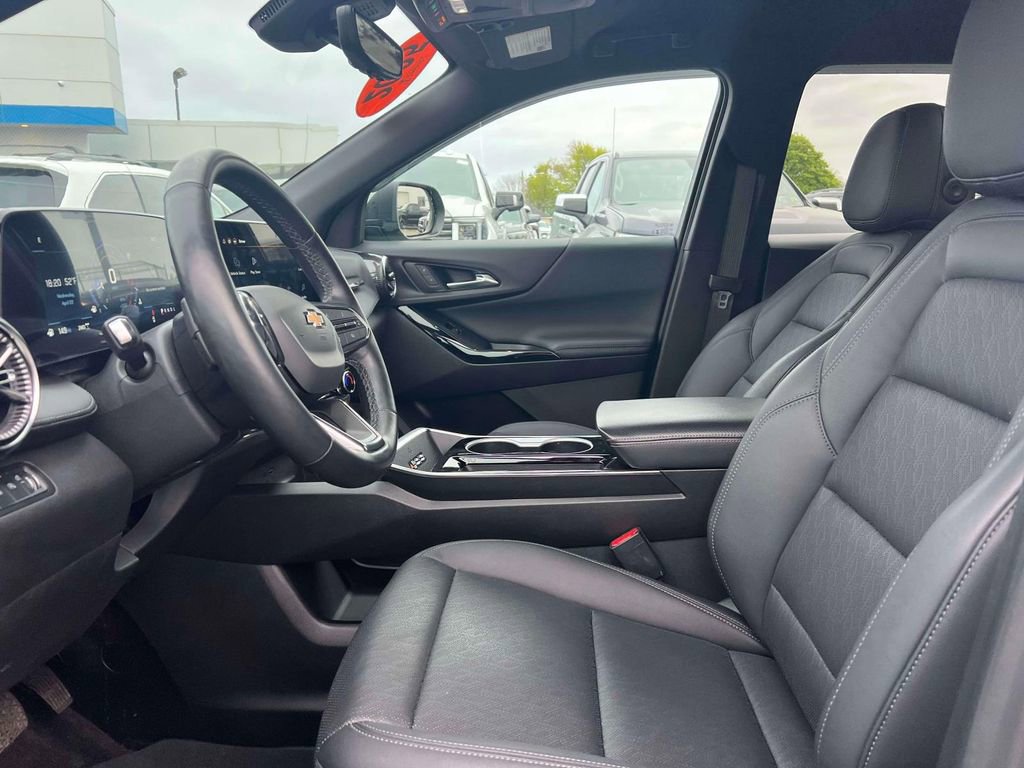 Used 2025 Chevrolet Equinox LT w/ Convenience Package II AWD/4WD image 18