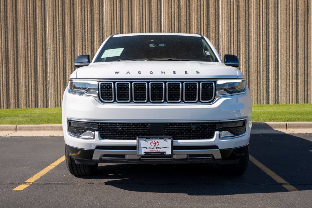 Used 2024 Jeep Wagoneer Series III AWD/4WD image 3