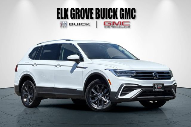 Used 2024 Volkswagen Tiguan SE AWD/4WD image 2
