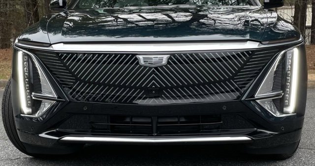 Used 2024 Cadillac Lyriq Luxury image 4