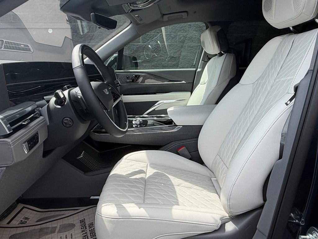 New 2026 Cadillac Escalade IQL Sport 1 w/ LPO, Floor Liner Package AWD/4WD image 17