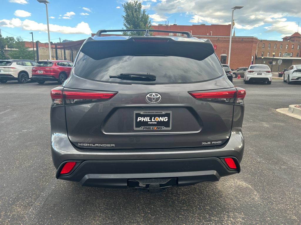 Used 2020 Toyota Highlander XLE AWD/4WD image 5