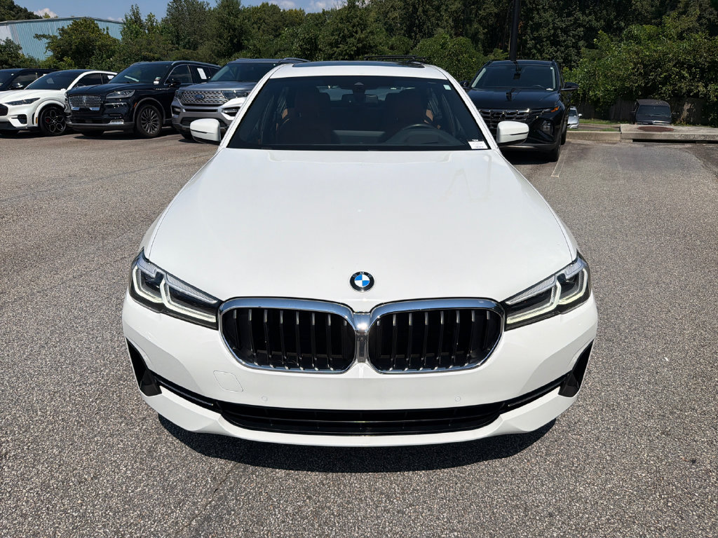 Used 2021 BMW 530i w/ Premium Package RWD image 2