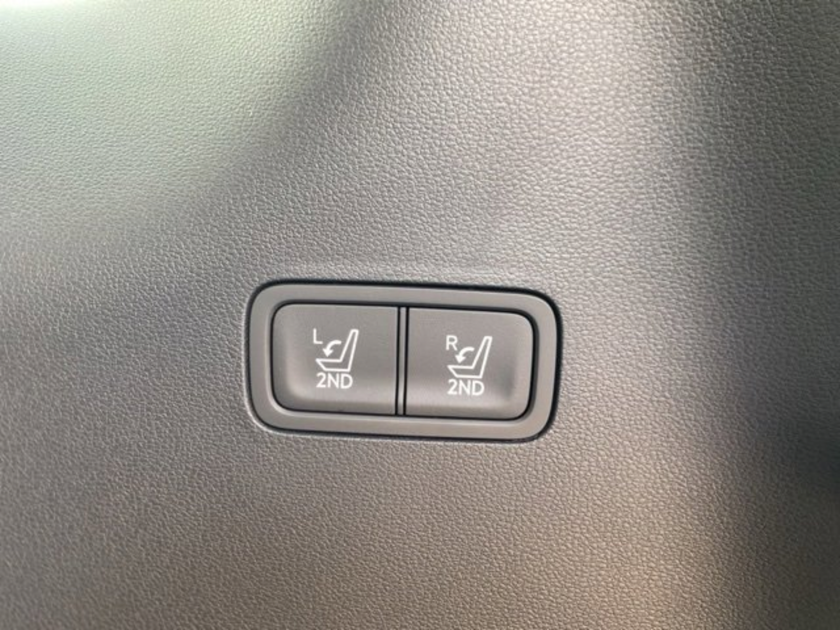 Used 2025 Hyundai Santa Fe SEL FWD image 42