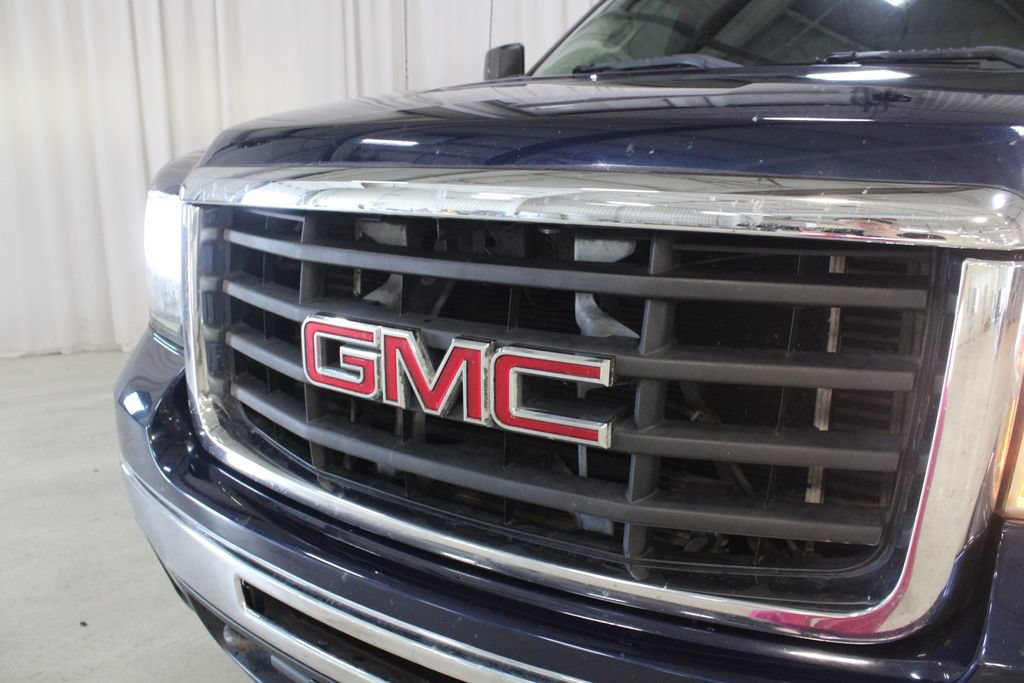 Used 2009 GMC Sierra 2500 SLT w/ Entertainment Package AWD/4WD image 30