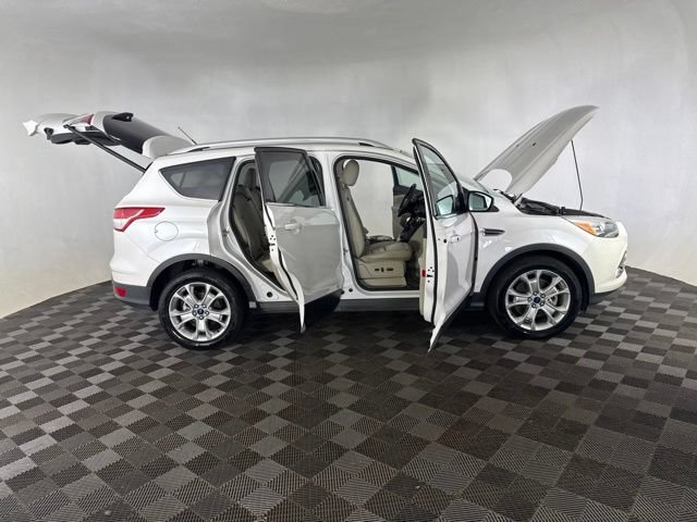 Used 2016 Ford Escape Titanium w/ Equipment Group 301A AWD/4WD image 15