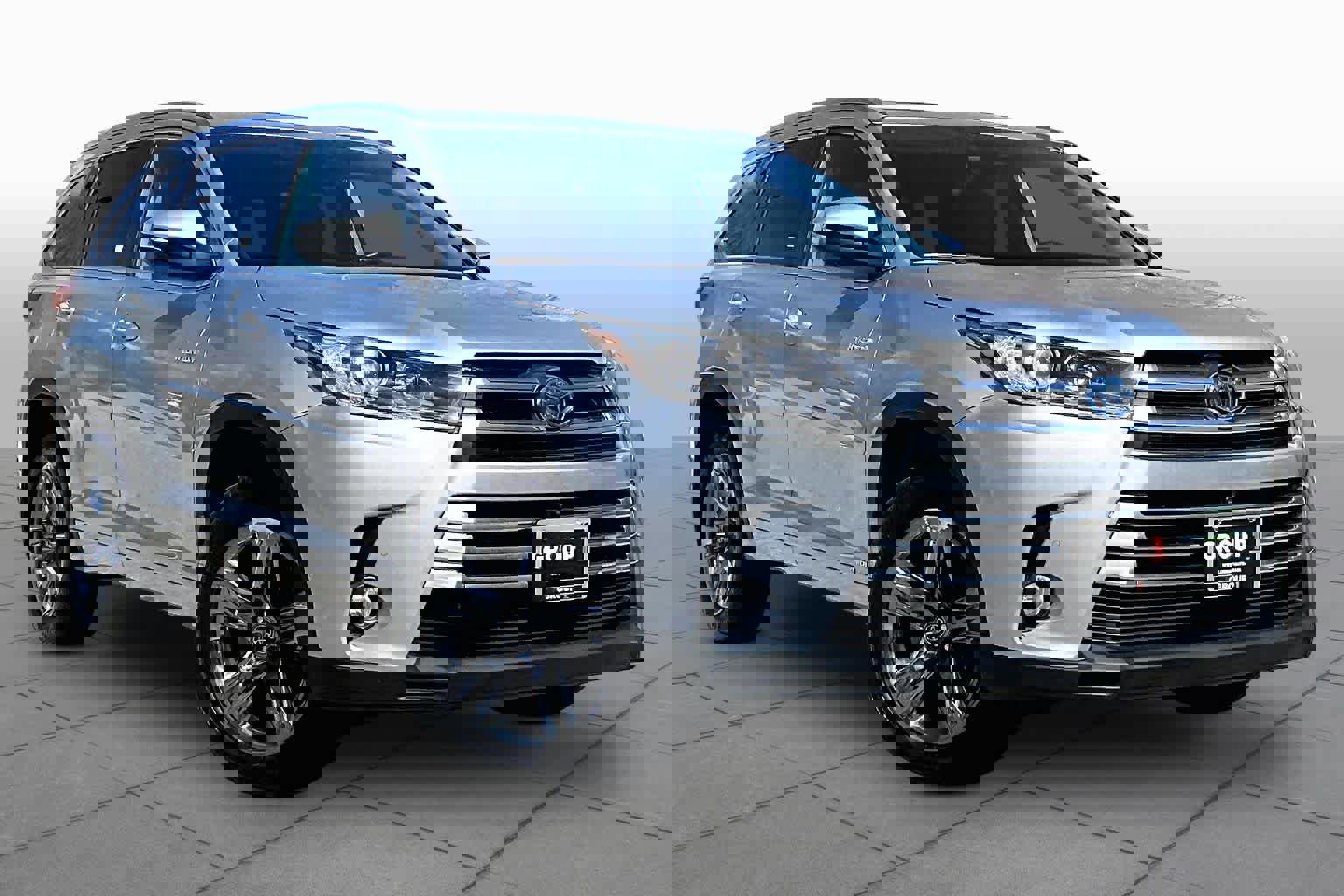 Used 2018 Toyota Highlander Limited Platinum image 3