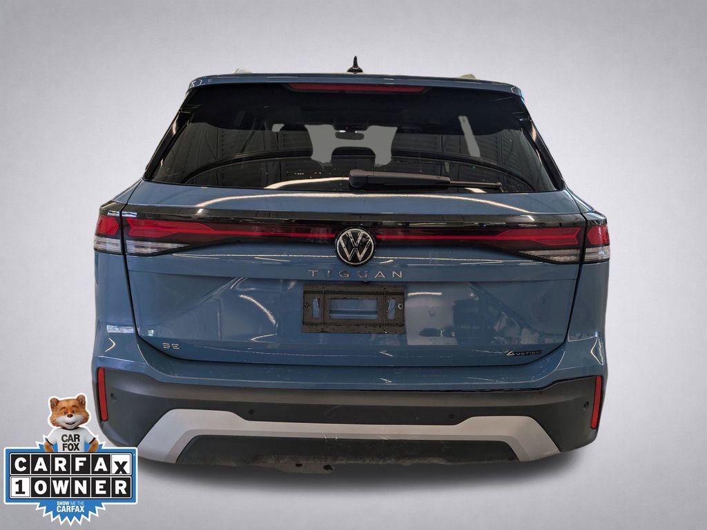 Used 2025 Volkswagen Tiguan SE w/ Panoramic Sunroof Package AWD/4WD image 5