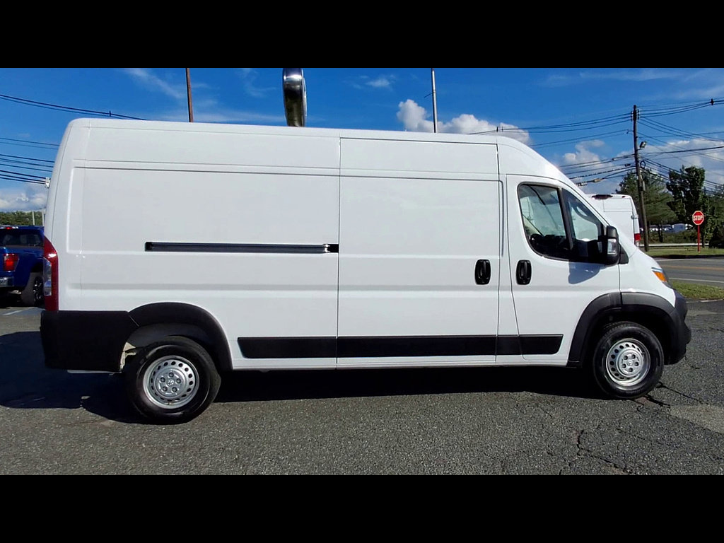 Used 2026 RAM ProMaster 2500 w/ Convenience Group FWD image 9