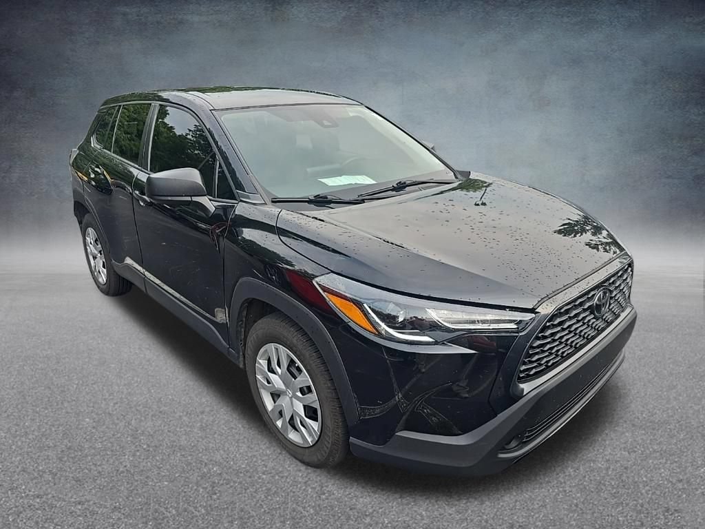 Used 2022 Toyota Corolla Cross L AWD/4WD image 2