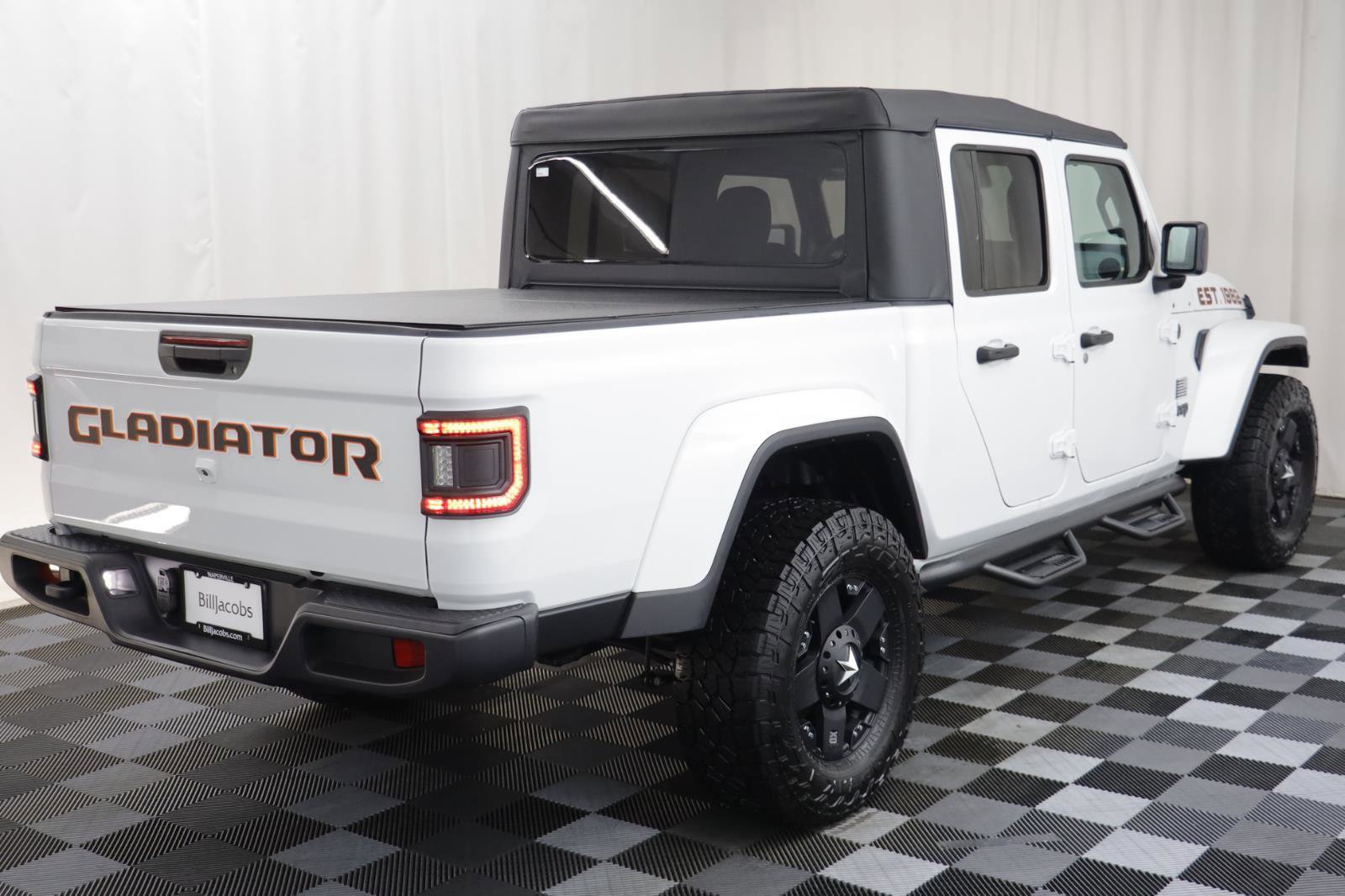 Used 2025 Jeep Gladiator Sport image 18