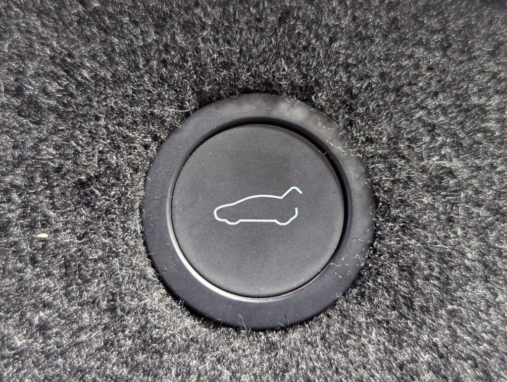 Used 2022 Tesla Model X Plaid image 52
