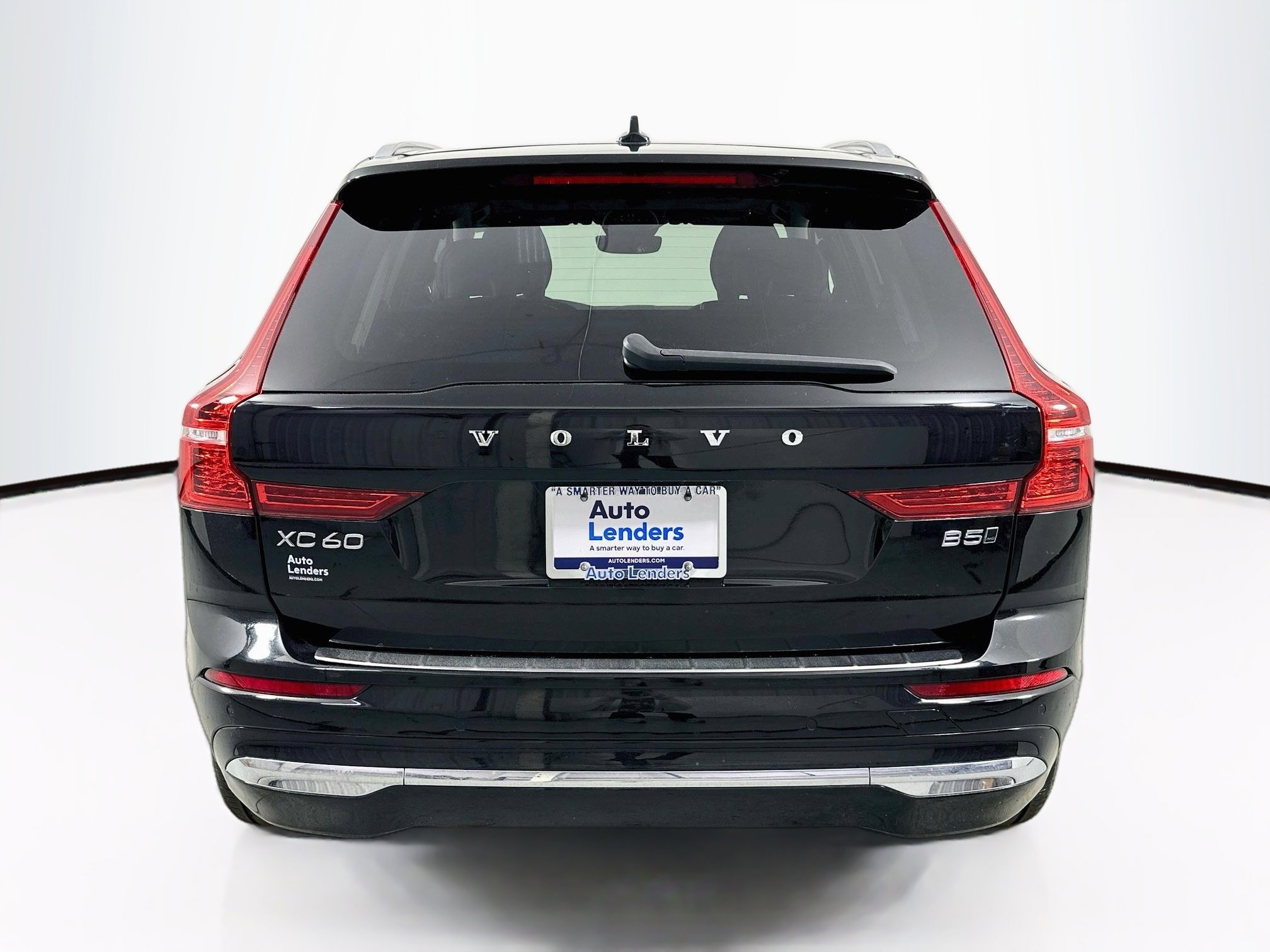 Used 2023 Volvo XC60 B5 Plus w/ Protection Package Premier AWD/4WD image 6