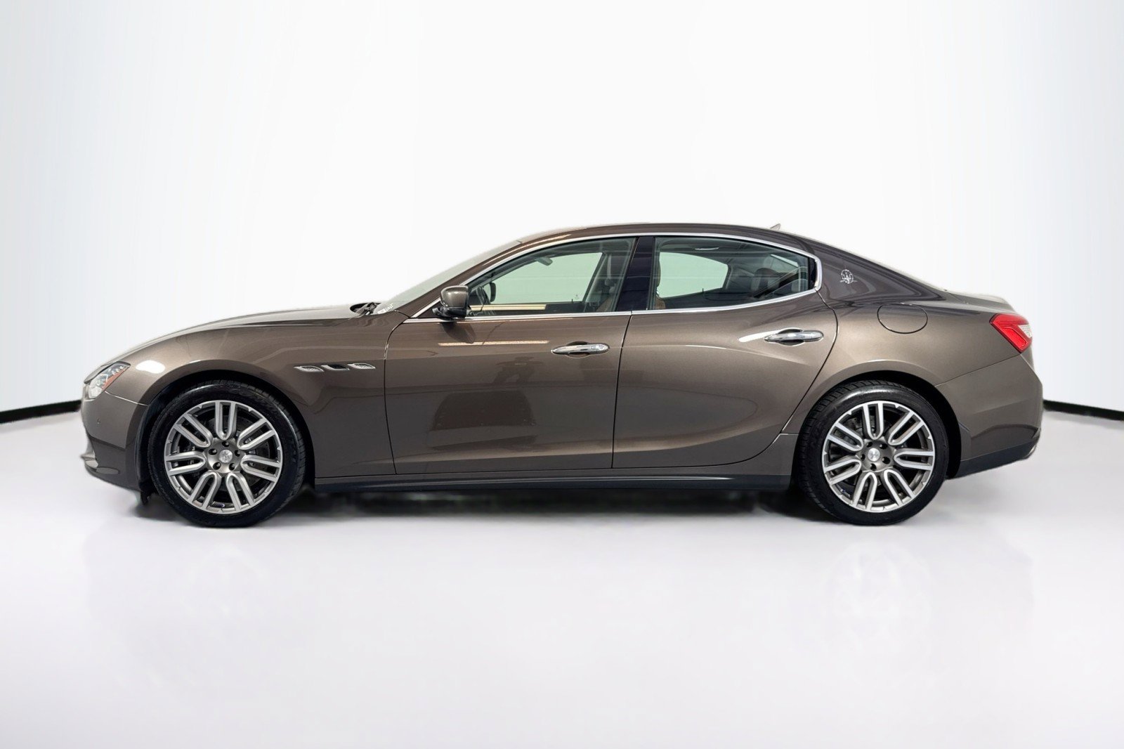 Used 2016 Maserati Ghibli S RWD image 8