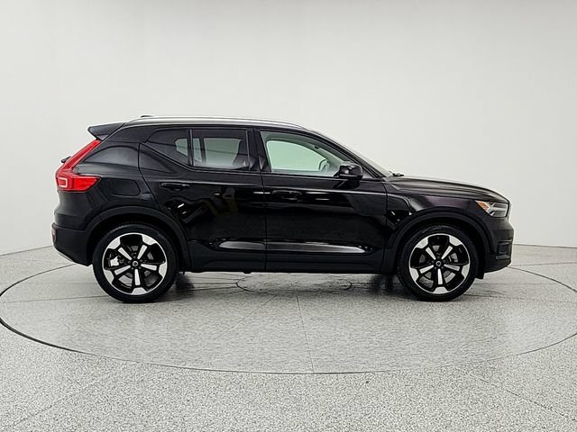 Used 2020 Volvo XC40 T5 Momentum w/ Protection Package AWD/4WD image 4
