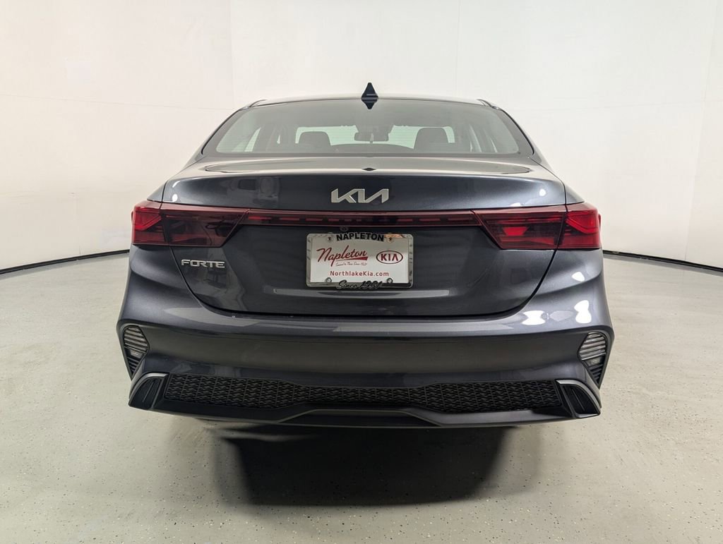Used 2024 Kia Forte LXS w/ LXS Technology Package FWD image 6