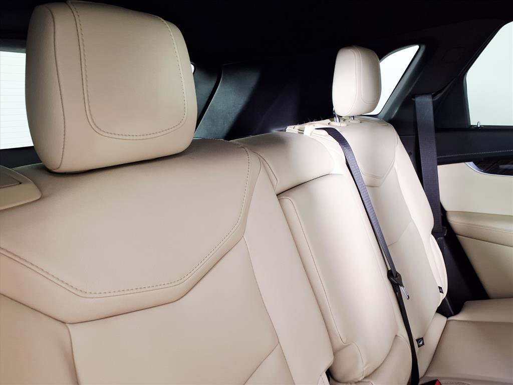 Used 2019 Cadillac XT5 FWD image 12