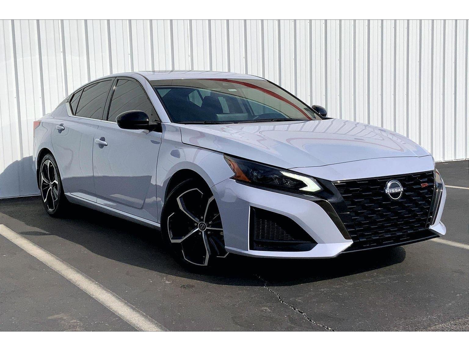 Used 2023 Nissan Altima 2.5 SR w/ SR Premium Package image 30