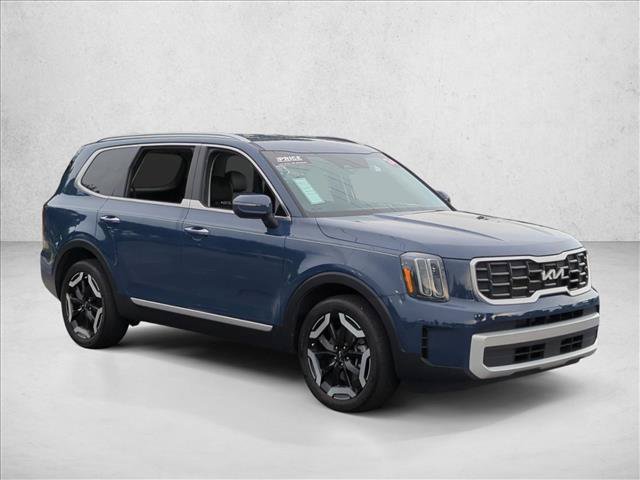 Used 2024 Kia Telluride S FWD image 3