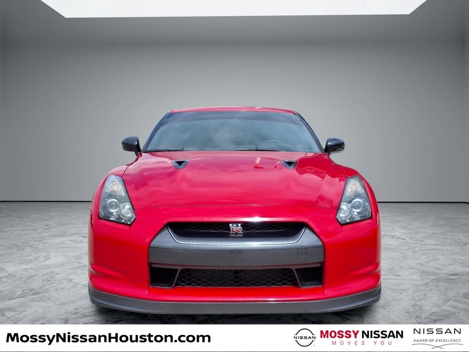 Used 2010 Nissan GT-R Premium AWD/4WD image 3