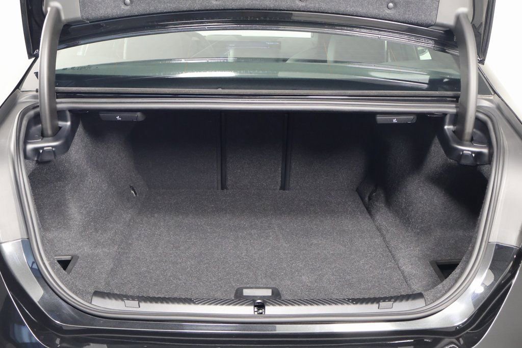 Used 2025 BMW i5 xDrive40 image 14