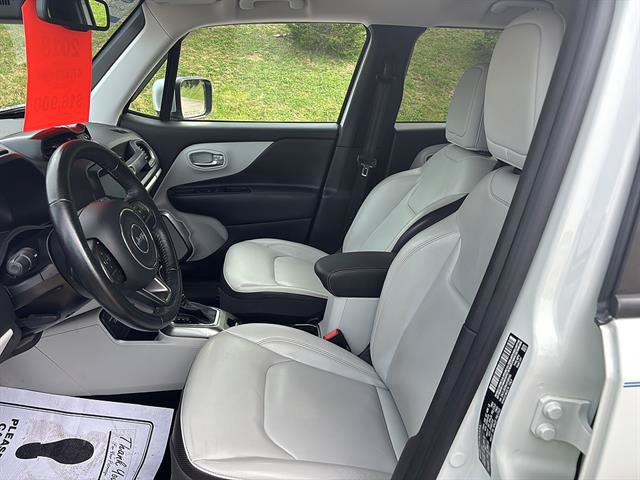 Used 2018 Jeep Renegade Limited w/ UConnect 8.4 Nav Group AWD/4WD image 11