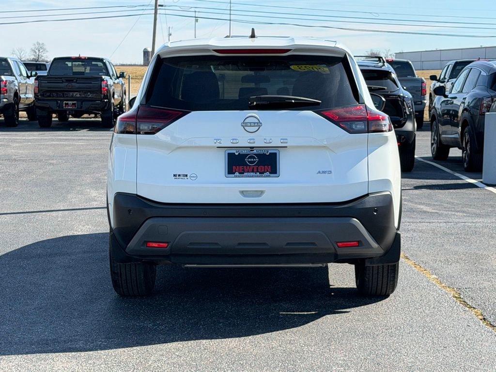 Used 2023 Nissan Rogue S image 6