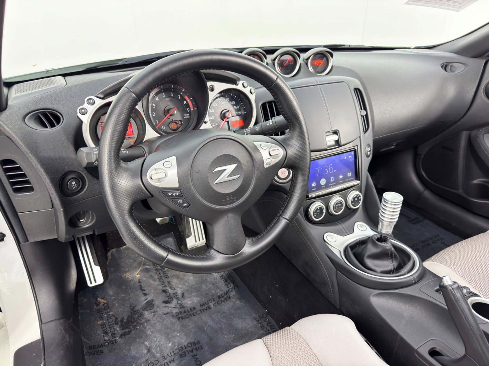 Used 2014 Nissan 370Z Touring w/ Sport Package image 12
