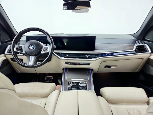 Used 2023 BMW X7 xDrive40i w/ M Sport Package image 28