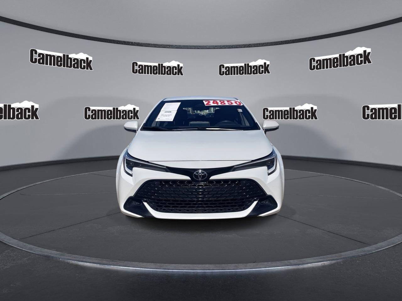 Used 2024 Toyota Corolla SE FWD image 2