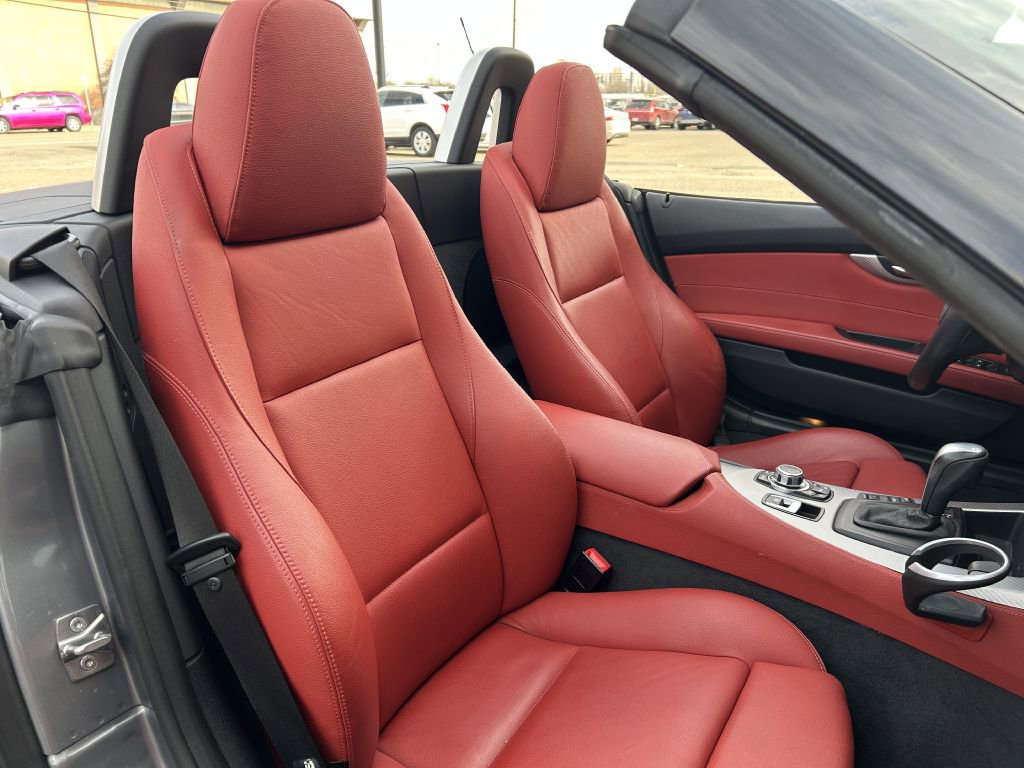 Used 2011 BMW Z4 sDrive30i w/ M Sport Pkg image 25