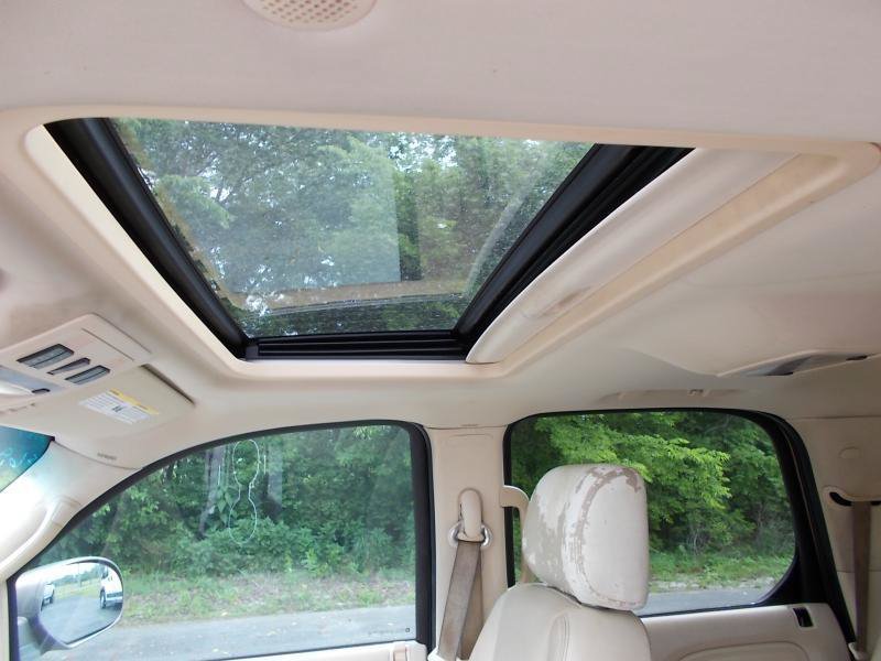 Used 2007 Cadillac Escalade AWD w/ Information Package image 31