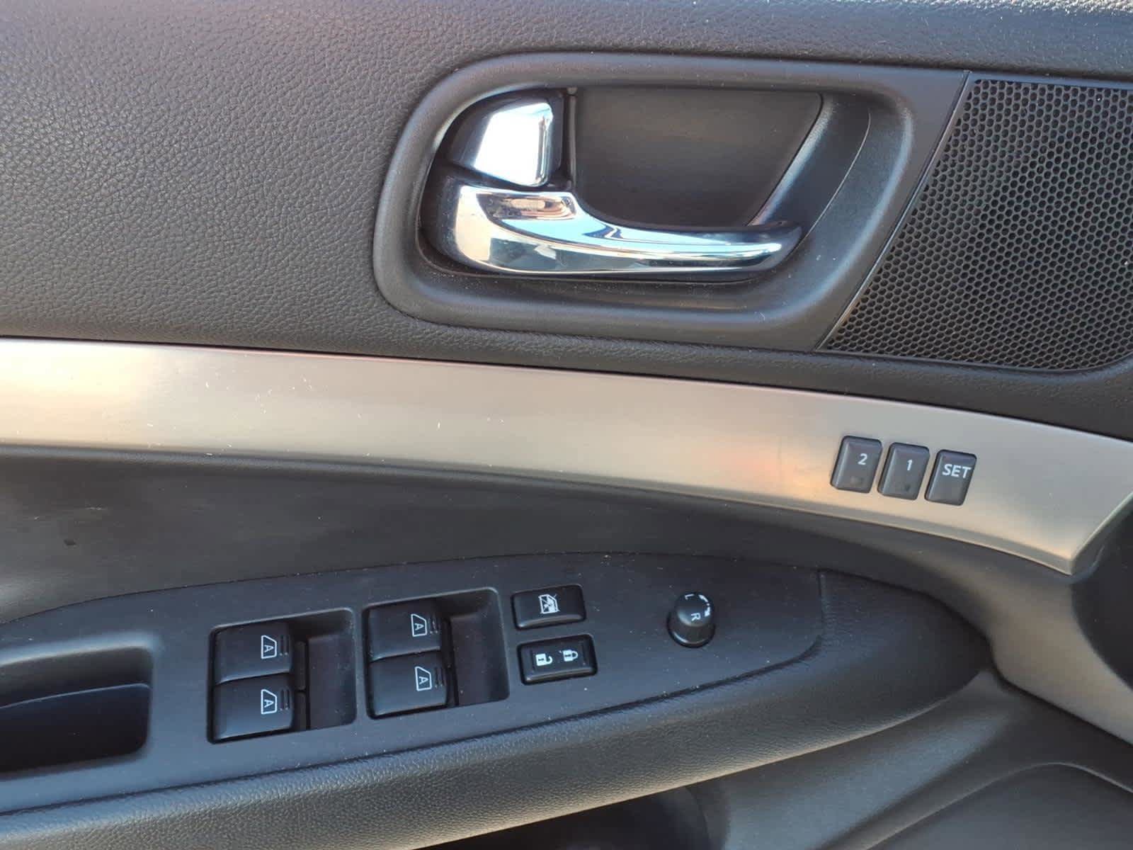 Used 2011 INFINITI G37 x w/ Premium Pkg image 13