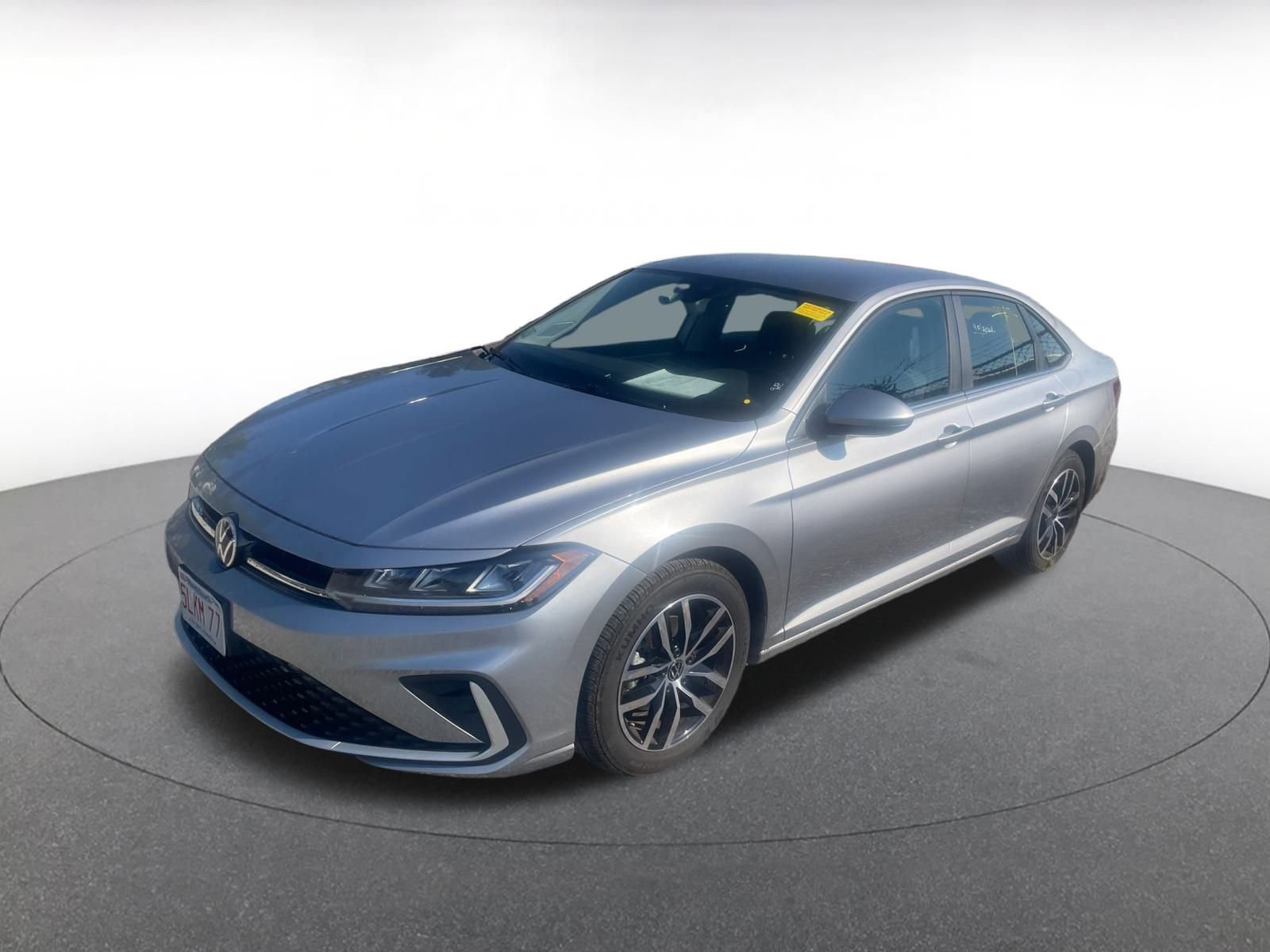 Used 2025 Volkswagen Jetta SE image 3