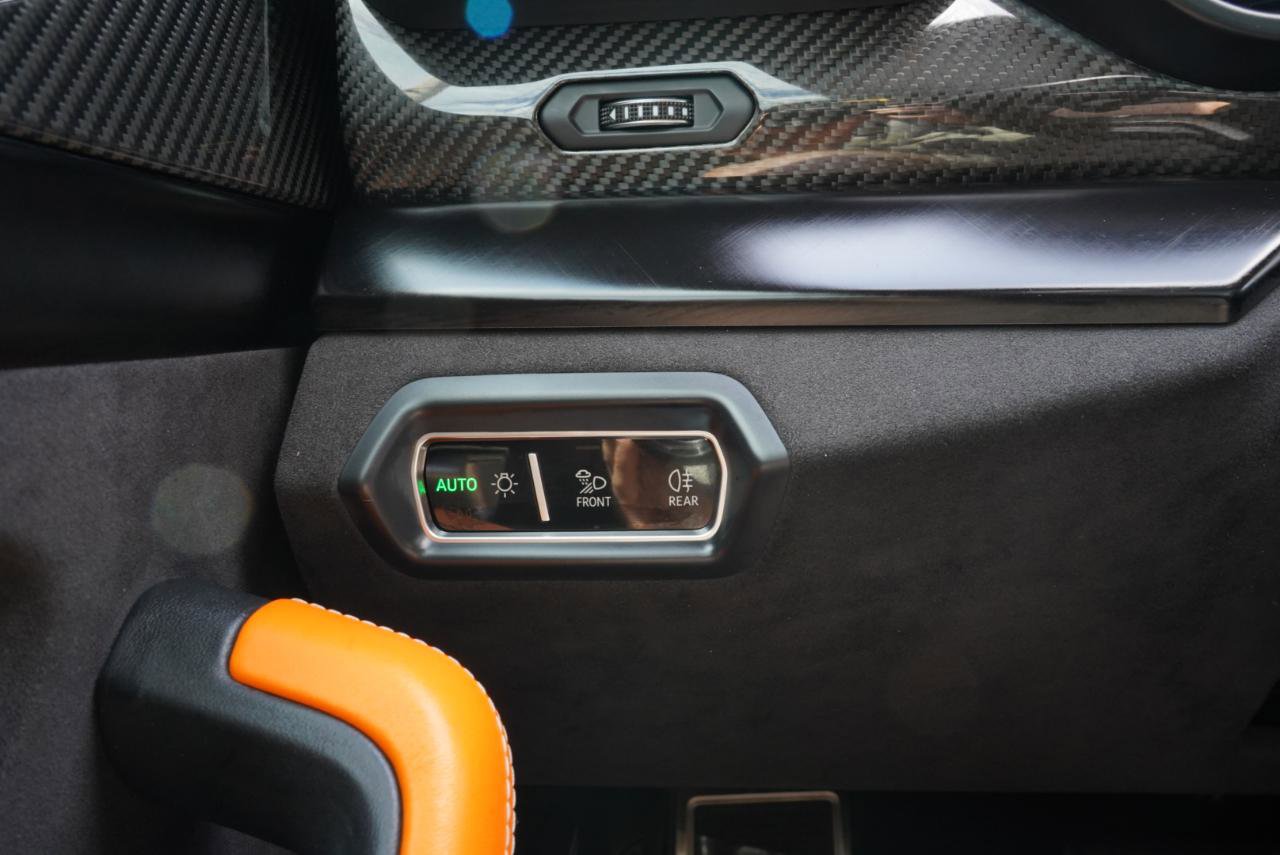 Used 2022 Lamborghini Urus AWD/4WD image 27