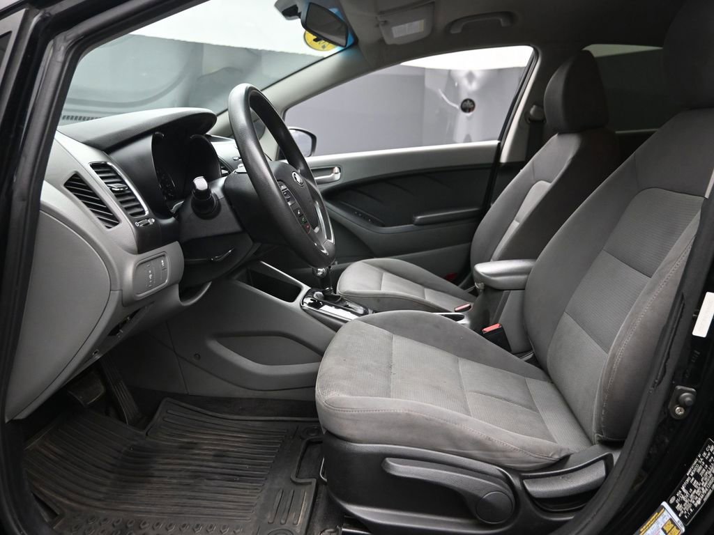 Used 2017 Kia Forte LX image 13