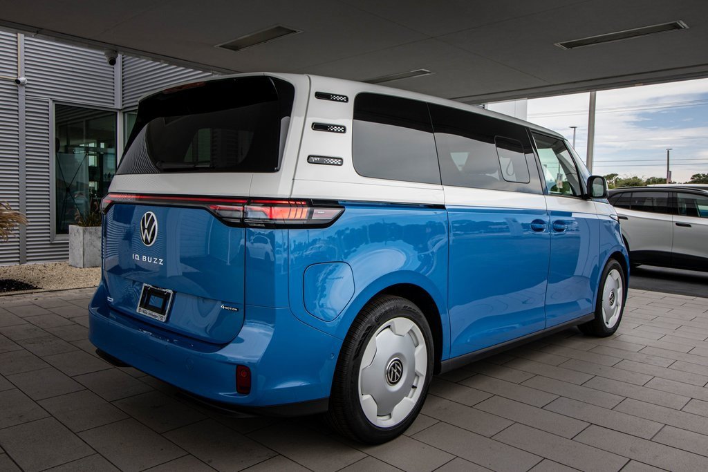 New 2025 Volkswagen ID. Buzz 1st Edition image 19