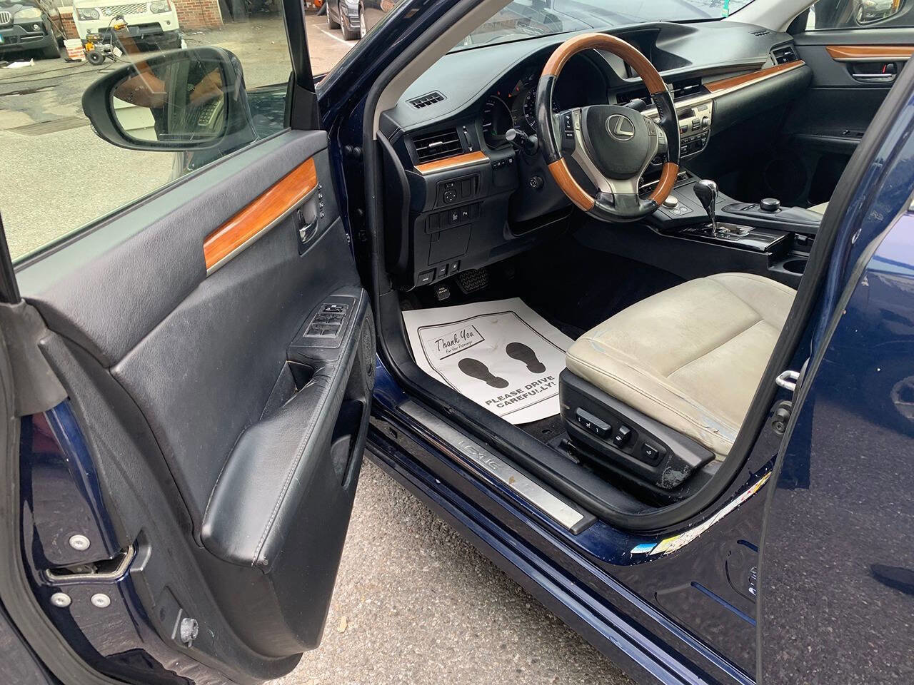 Used 2013 Lexus ES 300h Base 4dr Sedan image 19