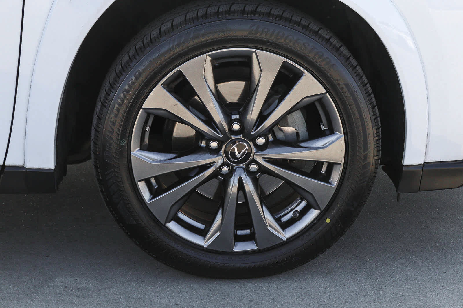 Certified 2024 Lexus UX 250h F Sport FWD image 9