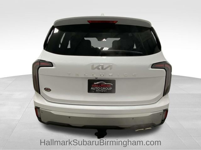 Used 2024 Kia Telluride EX w/ EX Captain's Chair Package image 3