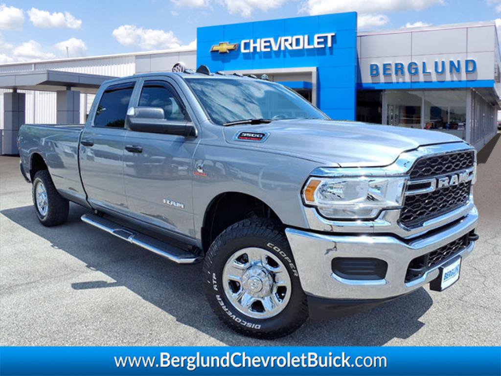 Used 2022 RAM 3500 Tradesman AWD/4WD image 1