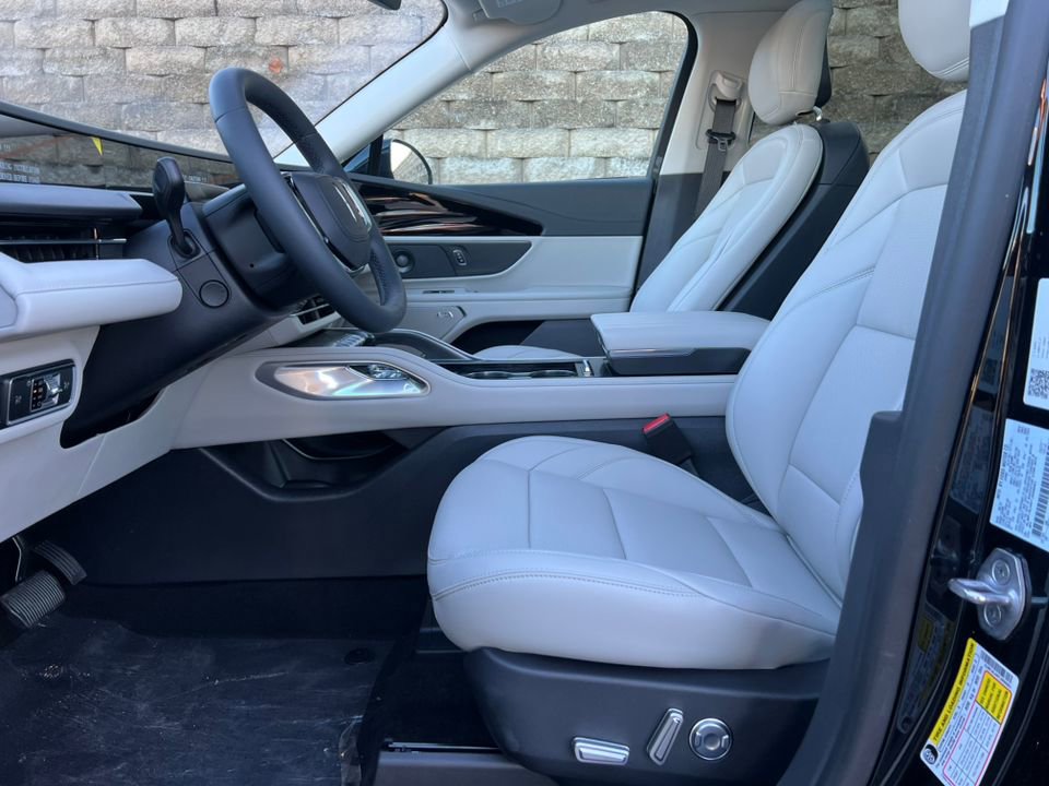 New 2026 Lincoln Nautilus Premier w/ Equipment Group 102A AWD/4WD image 4