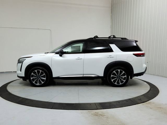 New 2026 Nissan Pathfinder Platinum image 4
