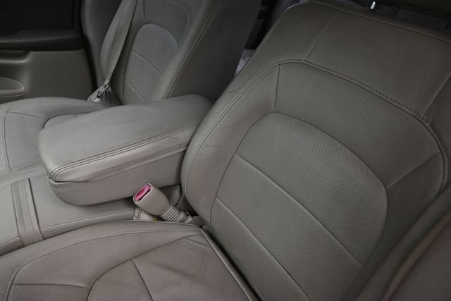 Used 2004 Cadillac De Ville w/ Equipment Group FWD image 18