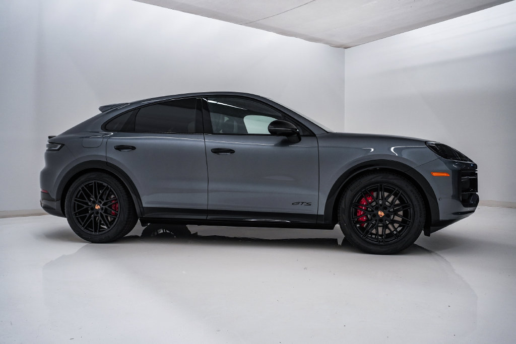 New 2026 Porsche Cayenne GTS AWD/4WD image 9