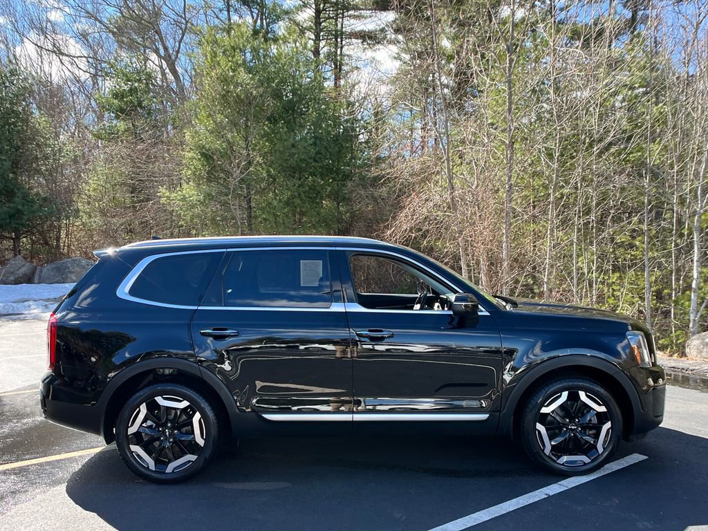 Used 2023 Kia Telluride S image 6
